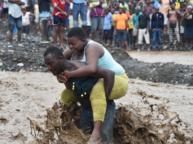 161006121104-02-hurricane-matthew-haiti-1006-super-169