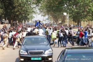 Akon Lights Up Africa Sets Goal to Bring Electricity to One Million People!