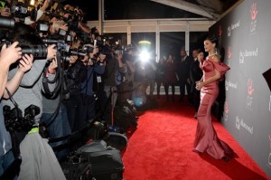 rihanna-diamond-ball-red-carpet