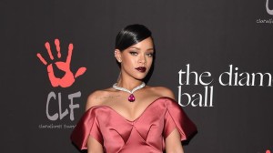 rihannas-1st-annual-diamond-ball-20141212-080345-216